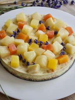 Una foto de Tarta de gelatina de piña y galletas