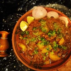A picture of Aalo qeema.