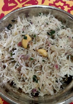 राईस व्हर्मीसीली उपमा (Rice Vermicelli Upma Recipe In Marathi) रेसिपी चे मुख्य फोटो 