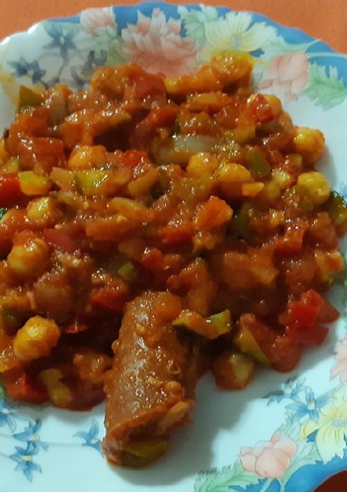 Una foto de Garbanzos con pisto y chorizo