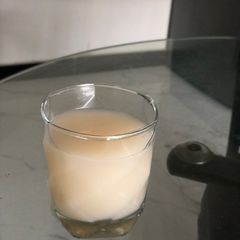 A picture of شربت بادام.