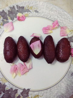 काला गुलाब जामुन (Kala gulab jamun recipe in hindi) रेसिपी मुख्य फोटो
