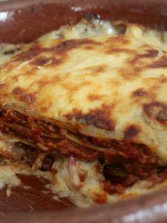 Una foto de Lasaña de atún, tomate y verduras asadas 😻🐟🍅