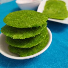 A picture of Spinach moong dal idli.