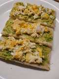 Tostadas saludables de palta y huevo