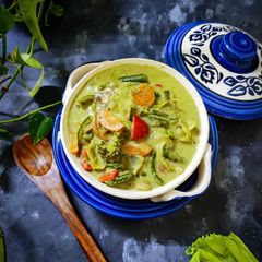 A picture of Thai Green Curry.