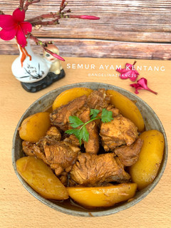 Foto resep Semur Ayam Kentang
