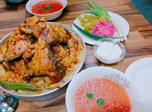 صورة لوصفة مندي دجاج 🍗 مع صلصة الدقوس