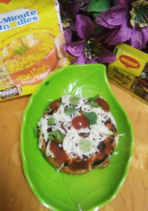 મેગી ચિઝ કપ ઓમલેટ (Maggi Cheese Cup omelette Recipe in Gujarati) રેસીપી મુખ્ય ફોટો