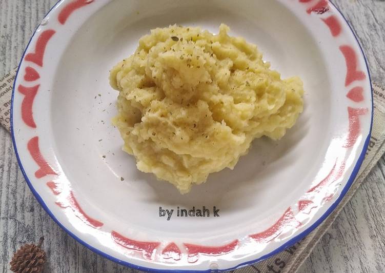 Bagaimana Menyiapkan Simple Mashed Potato yang Menggugah Selera