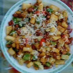 Crunchy peanut and potato salad A picture of Crunchy peanut and potato salad.
