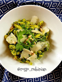 Foto di Rigatelli all'uovo fatti in casa con pesto di rucola