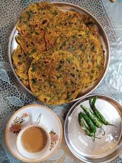 મેથીના થેપલા (Methi Thepla Recipe In Gujarati) રેસીપી મુખ્ય ફોટો