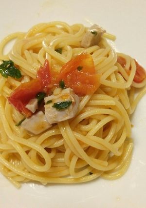A picture of Spaghetti al tonno fresco tuna steak spaghetti.