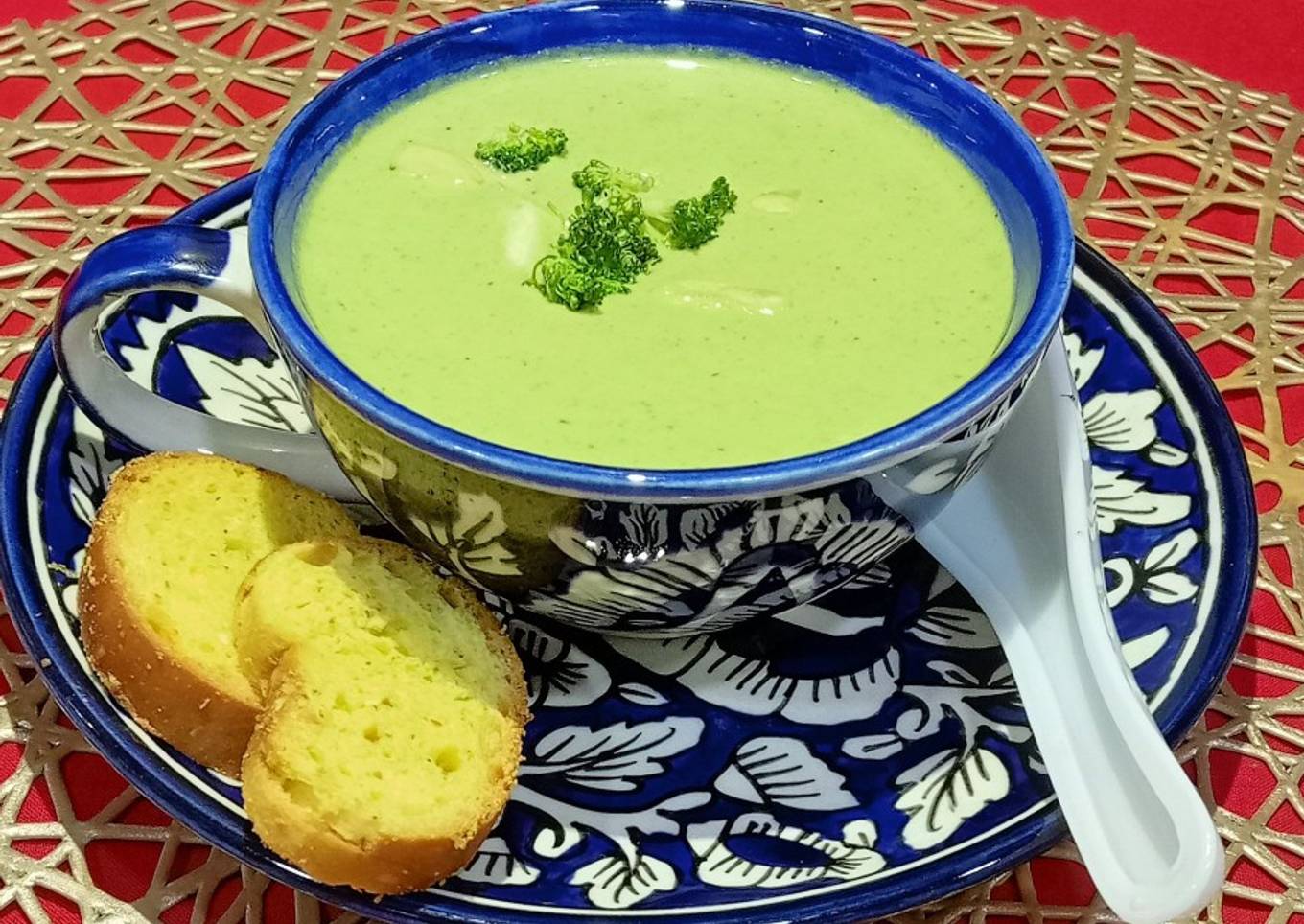 Broccoli Almond Soup