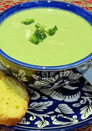 A picture of Broccoli Almond Soup.