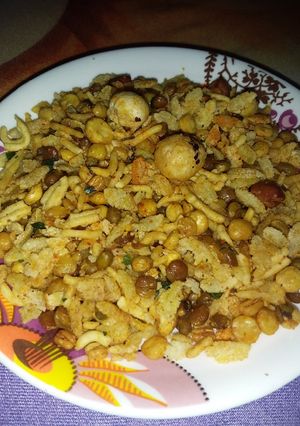 A picture of Homemade namkeen mixture.