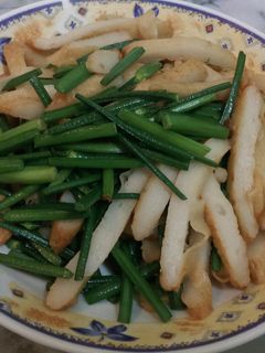 甜不辣炒韭菜花 的食譜成品照片