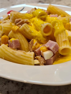 Una foto de Ensalada de pasta con alioli de manzana