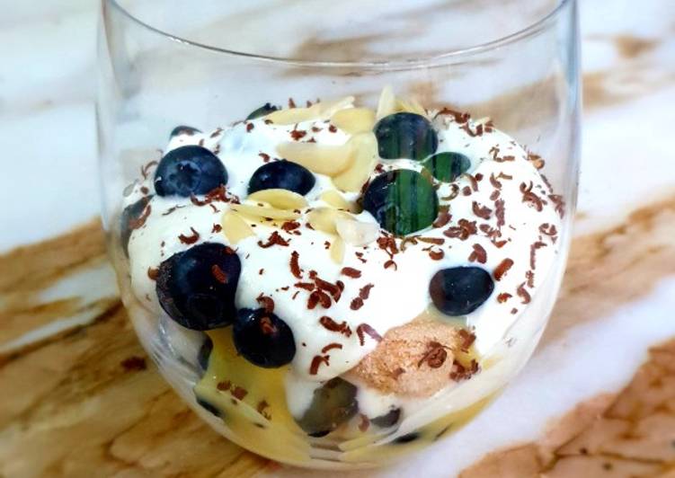 Blueberry delight trifle