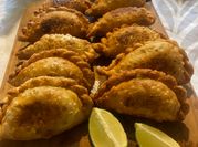 Una foto de empanada salteña