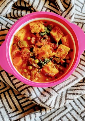 A picture of Paneer With Veggies.
