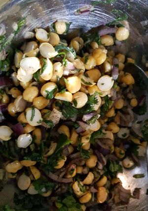 A picture of Raw chickpeas salad.