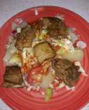 Yuca con costilla de cerdo en olla de cocimiento lento