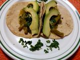 Tacos de nopales en salsa verde