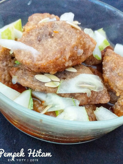 Foto resep Pempek Hitam (Ikan Dencis/tembang)