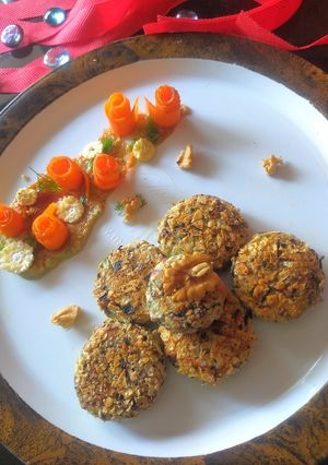 A picture of Walnut malai paneer papad kabab.