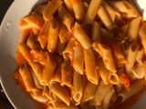 مكرونه حمراء لذيذه وسريعه 😋