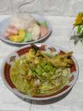 Soto Ceker dan Balungan Ayam Bumbu Kuning