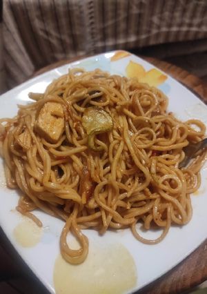 Φωτογραφία της συνταγής Egg noodles με κοτόπουλο, λαχανικά και wok sauce