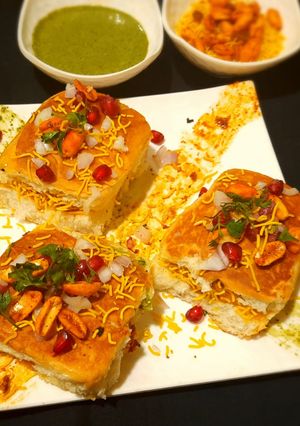 દાબેલી (Dabeli Recipe In Gujarati) રેસીપી મુખ્ય ફોટો