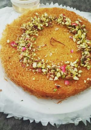 A picture of Kunafa/kunafa/knafeh/ knafeh.
