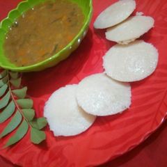 A picture of Idli sambar.