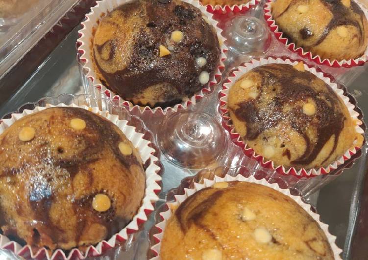 Eggless Choco chip muffins