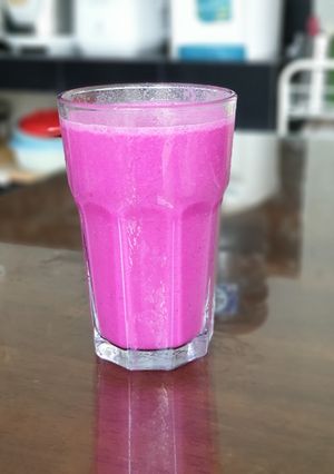 Foto resep Strawberry, Dragon Fruit Smoothies