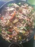 Fideo con pollito salteado