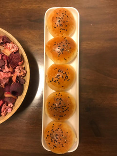 A picture of Dinner Rolls.