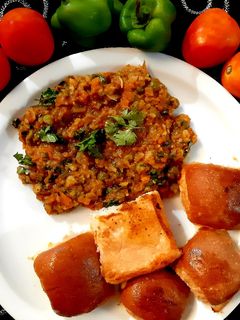 पाव भाजी (pav bhaji recipe in Hindi) रेसिपी मुख्य फोटो