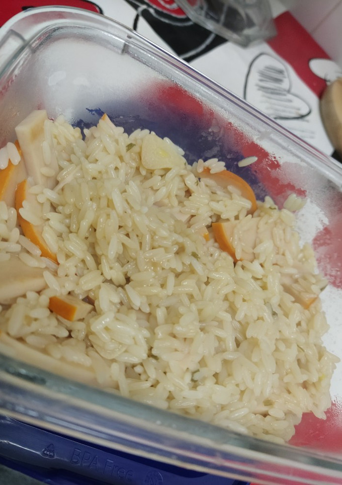 Una foto de 🍚 Tupper de arroz y lomo
