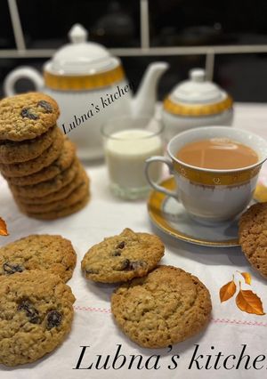A picture of Oatmeal Raisin Cookies:.