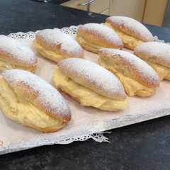 Una foto de Brioches de crema pastelera