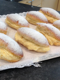 Una foto de Brioches de crema pastelera