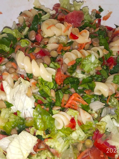 Una foto de Ensalada de lentejas y tirabuzones