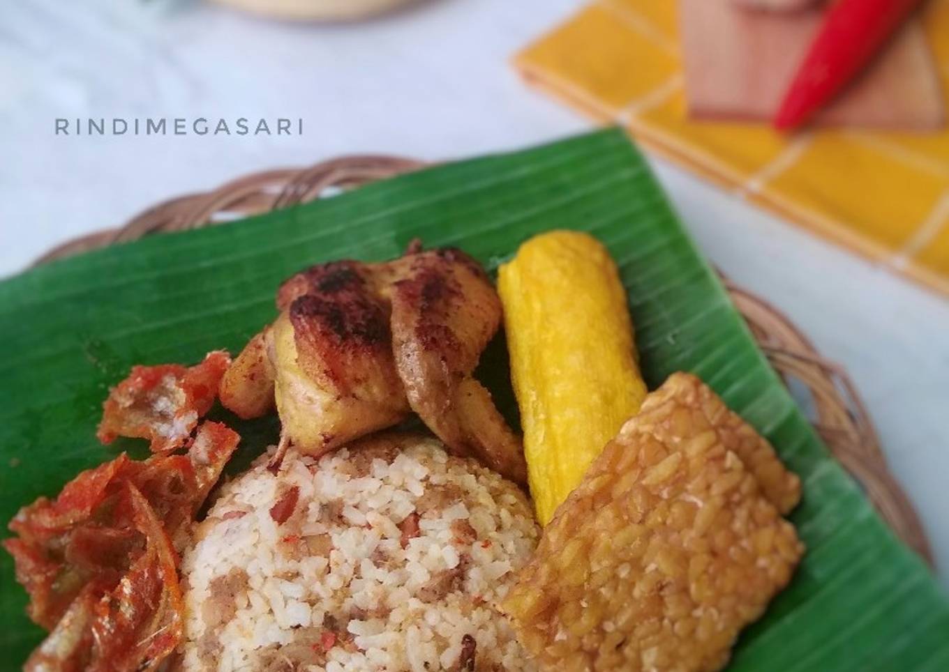 91. Nasi Tutug Oncom + Ayam Ungkep Kuning + Asin Balado