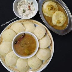 A picture of Suji (Idli).