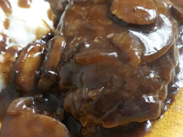 Easy Steps to Prepare Hamburger Steaks with Mushroom-Onion Gravy the Can Spoil the Tongue Tasty